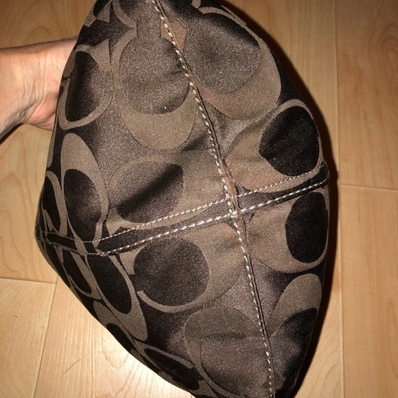 Coach Bag in Brown Fabric - Picture 4 of 8